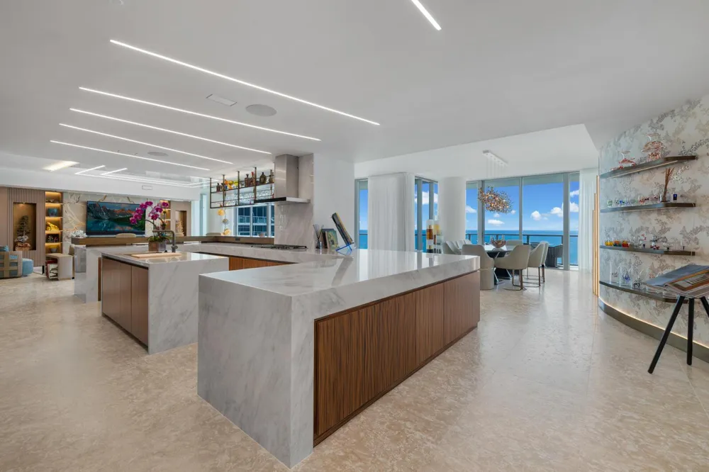 2200 Ocean Boulevard #S1604/1605 Fort Lauderdale, FL 33305