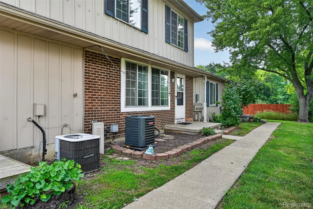 8324 Genesee Road Genesee Charter Township, MI 48458