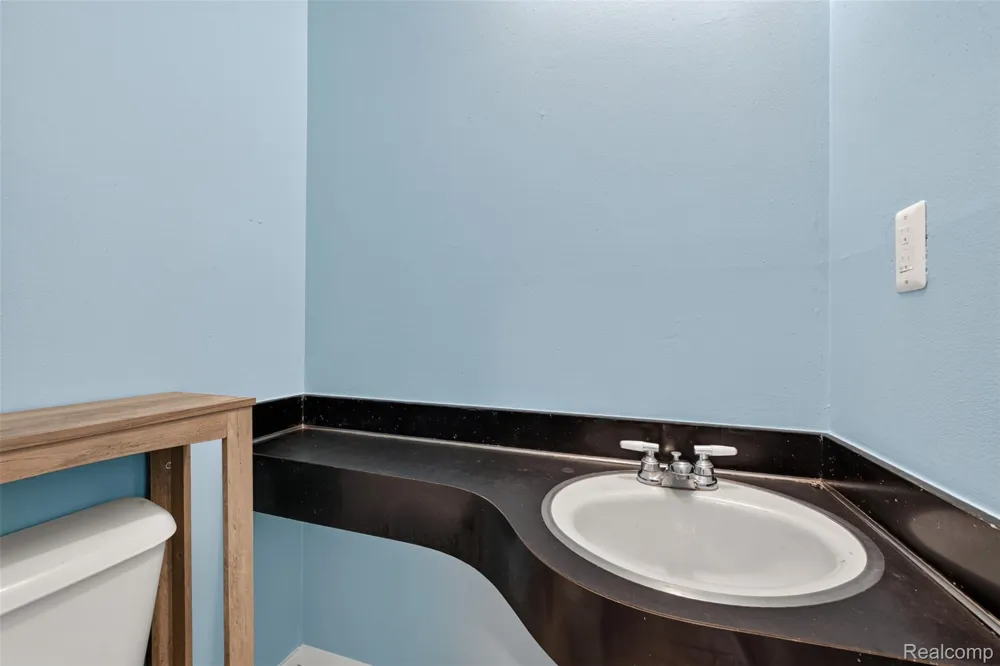 8324 Genesee Road Genesee Charter Township, MI 48458