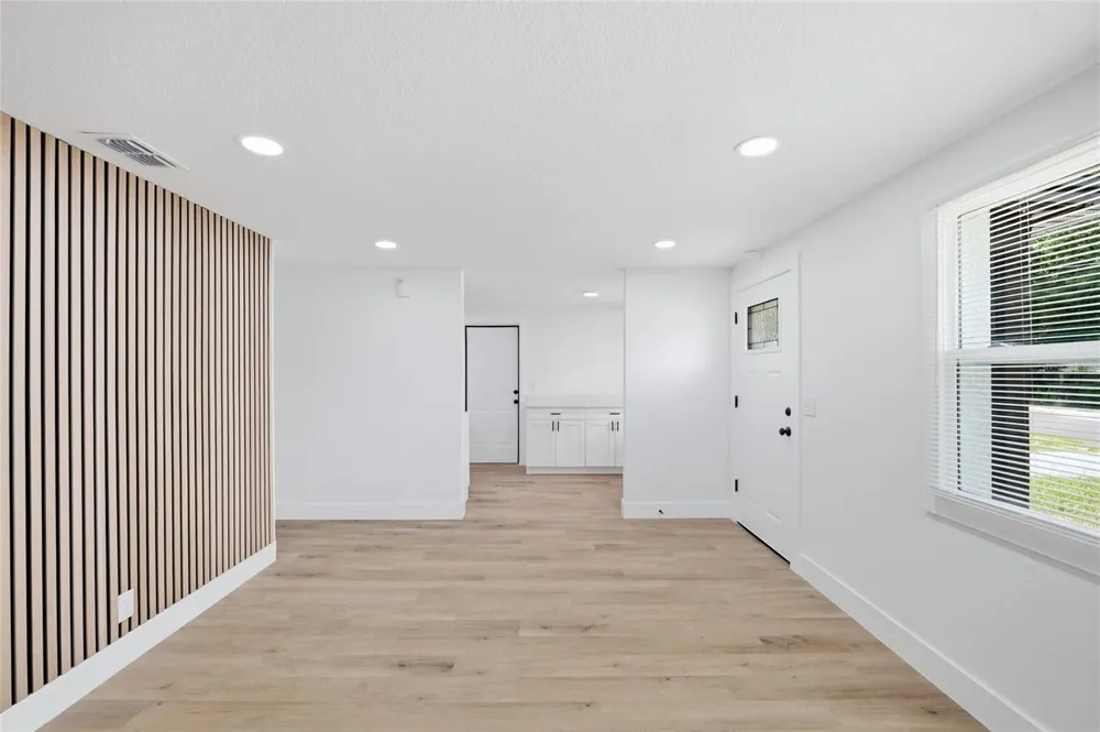 3412 E HENRY AVENUE Tampa, FL 33610
