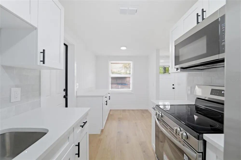 3412 E HENRY AVENUE Tampa, FL 33610