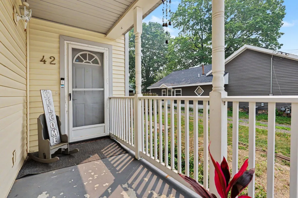 42 E Waterloo Street NW Casnovia, MI 49318