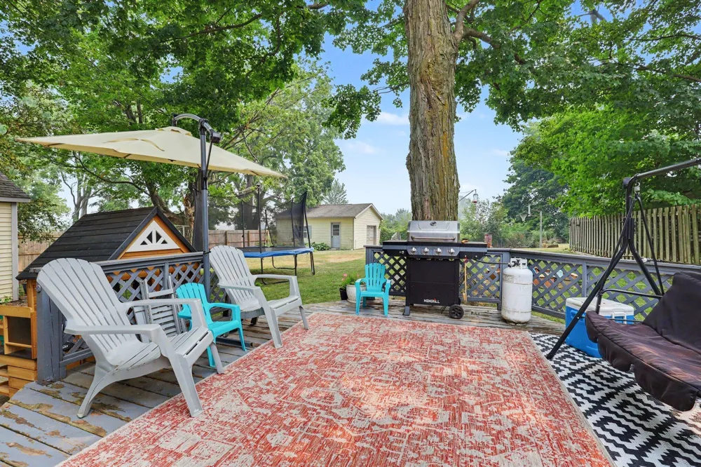 42 E Waterloo Street NW Casnovia, MI 49318