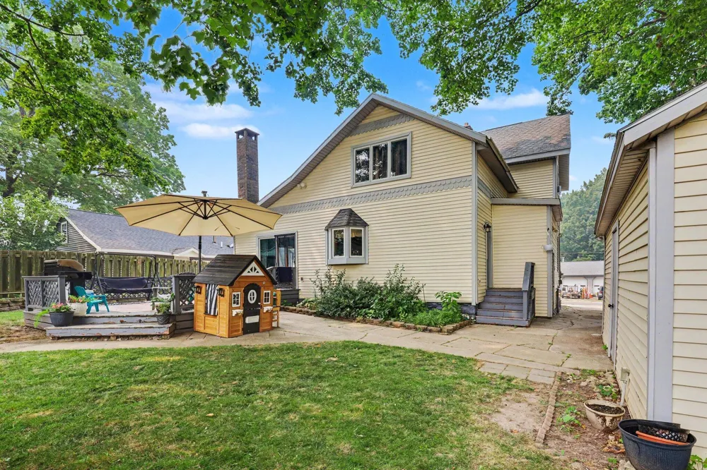 42 E Waterloo Street NW Casnovia, MI 49318