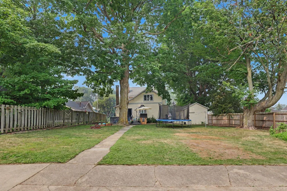 42 E Waterloo Street NW Casnovia, MI 49318