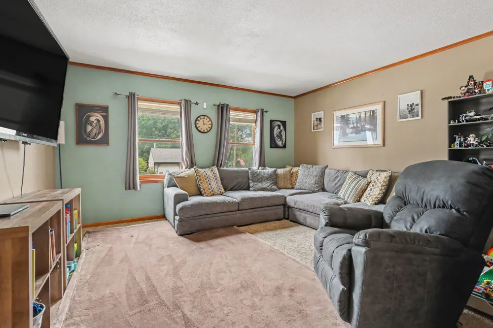 42 E Waterloo Street NW Casnovia, MI 49318