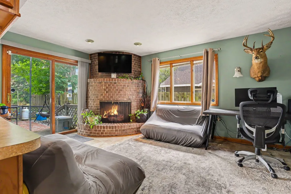 42 E Waterloo Street NW Casnovia, MI 49318