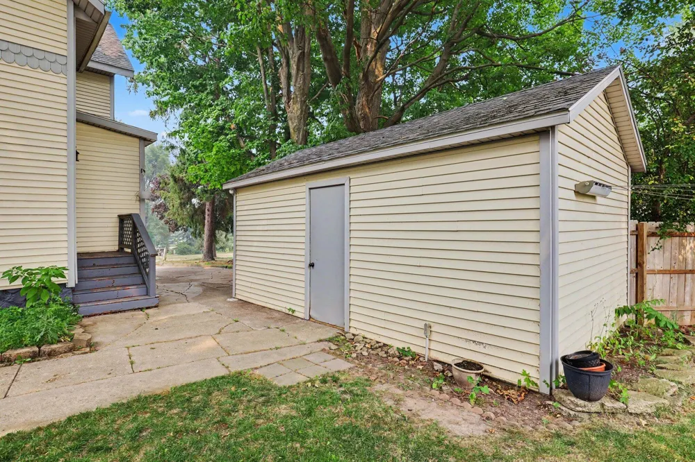 42 E Waterloo Street NW Casnovia, MI 49318