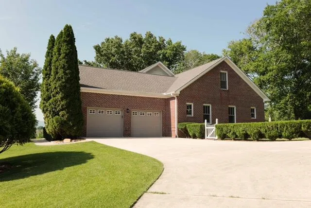 134 Spring Lake Drive Dunlap, TN 37327
