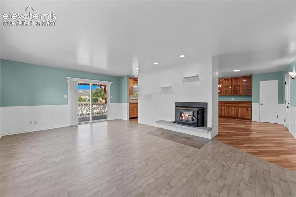 626 Pioneer Lane Colorado Springs, CO 80904