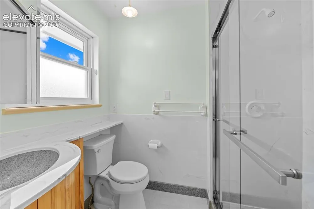 626 Pioneer Lane Colorado Springs, CO 80904