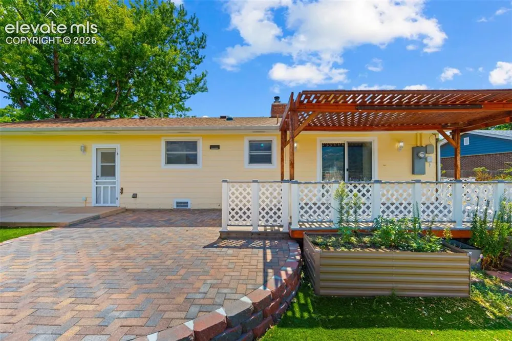 626 Pioneer Lane Colorado Springs, CO 80904