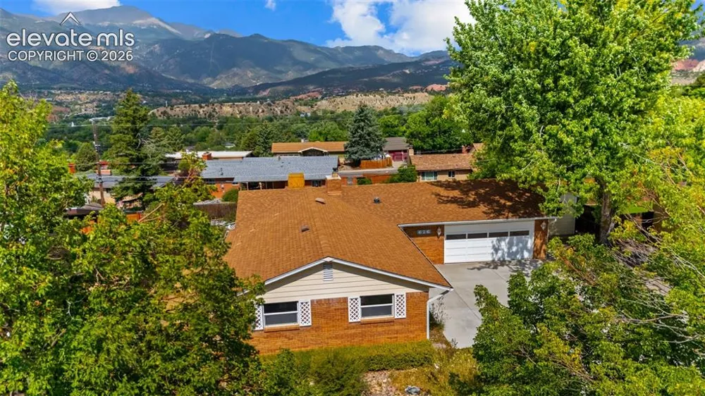 626 Pioneer Lane Colorado Springs, CO 80904