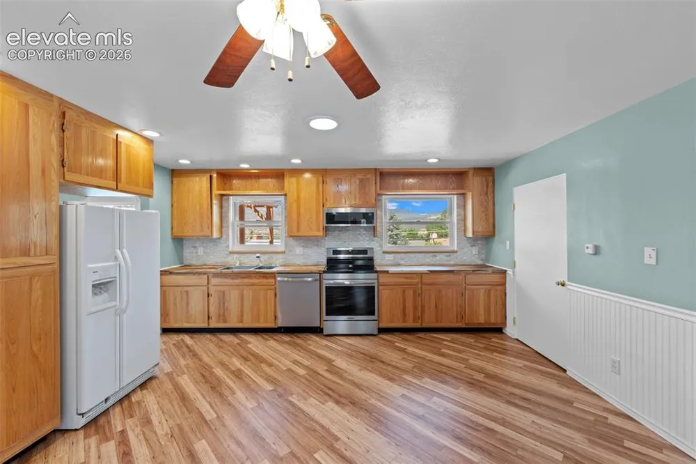626 Pioneer Lane Colorado Springs, CO 80904