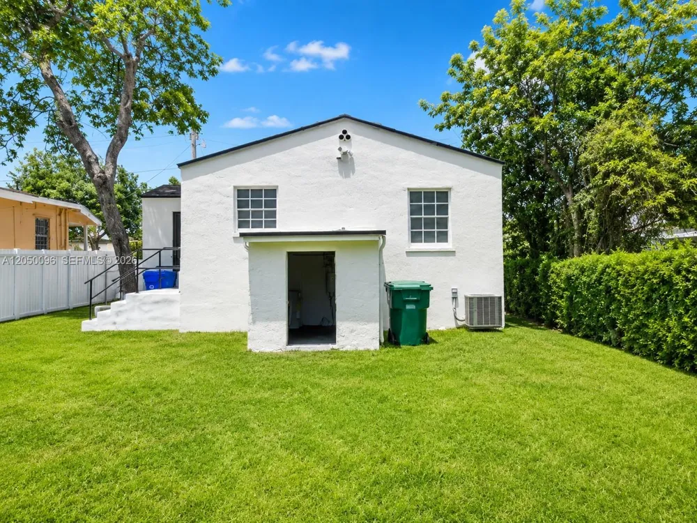 1114 NW 59th St Miami, FL 33127