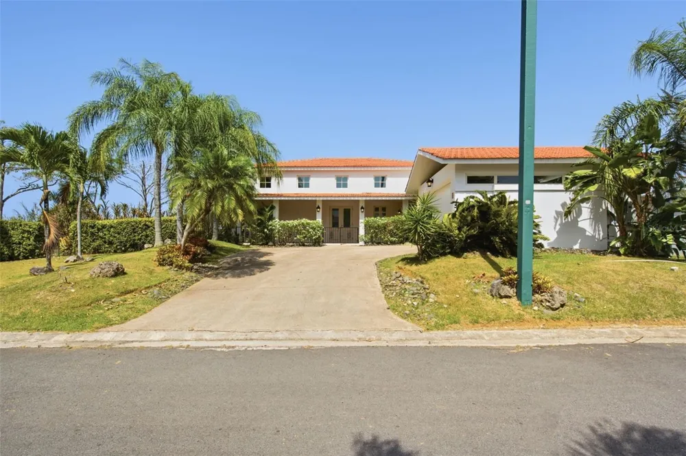 451 CAMINO GUAJATACA Dorado, PR 00646