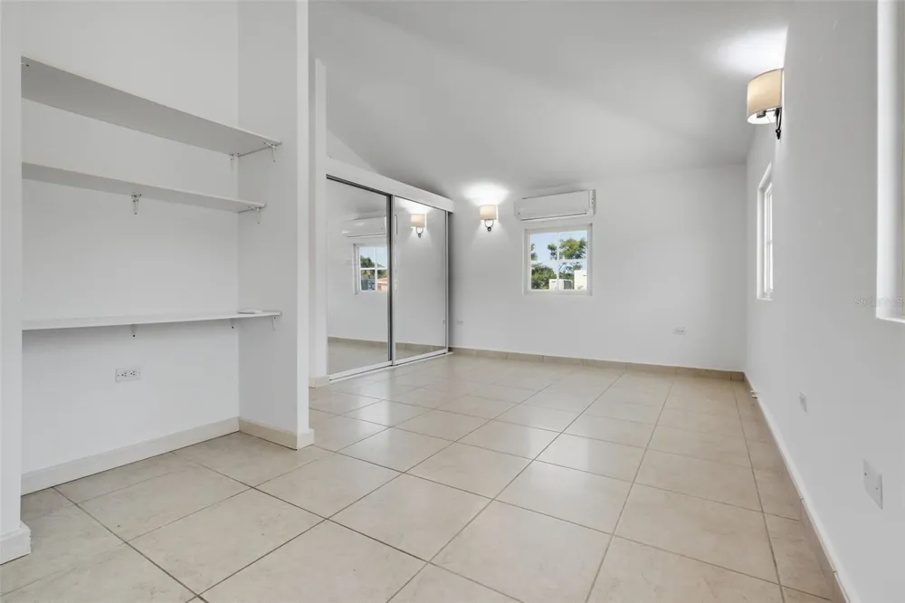 451 CAMINO GUAJATACA Dorado, PR 00646