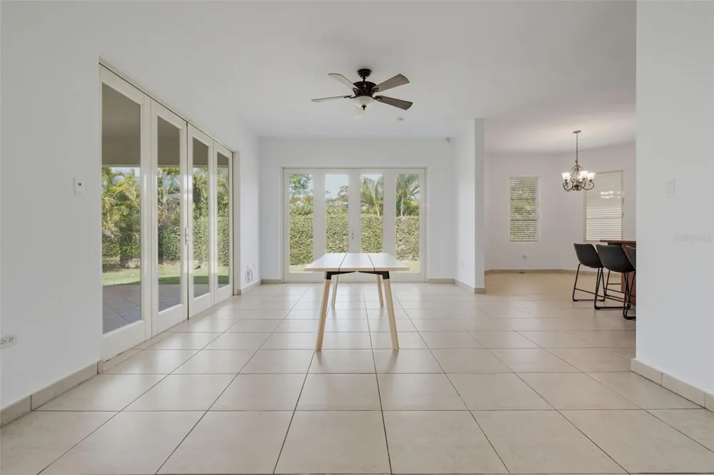 451 CAMINO GUAJATACA Dorado, PR 00646