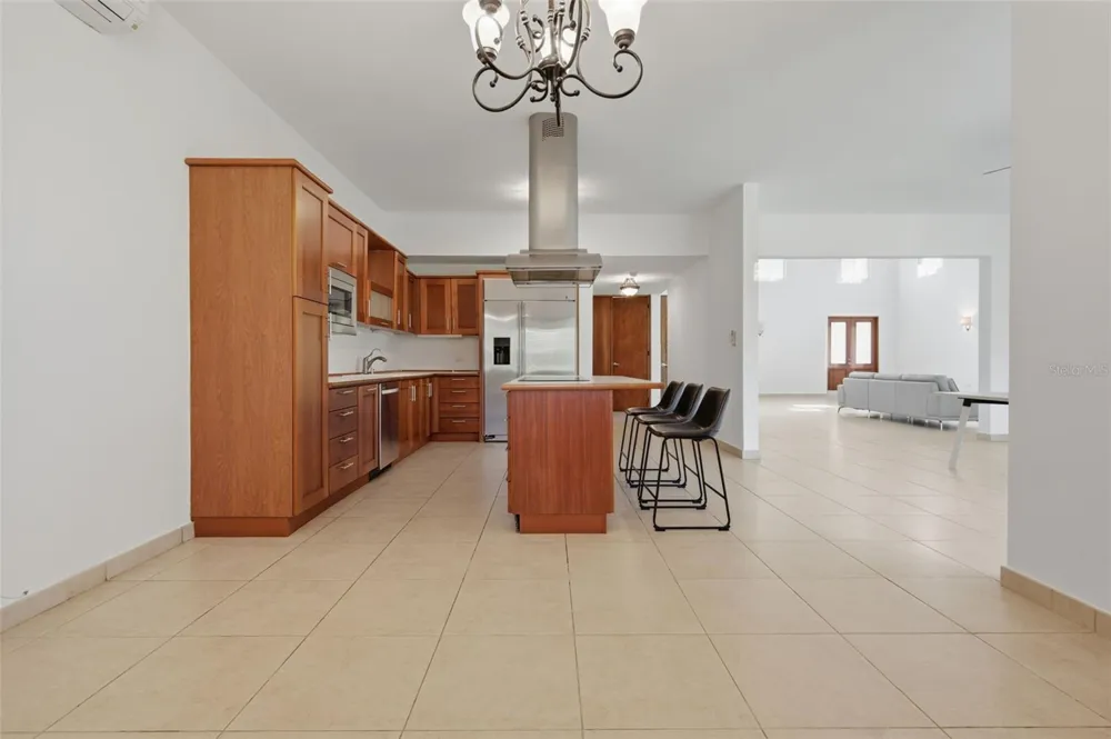 451 CAMINO GUAJATACA Dorado, PR 00646