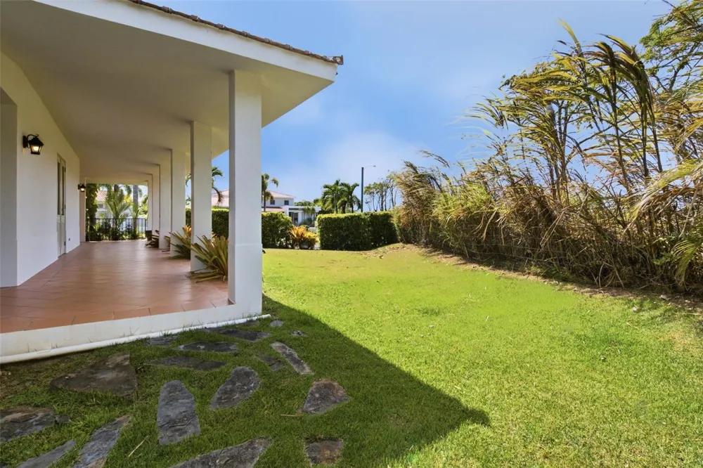 451 CAMINO GUAJATACA Dorado, PR 00646