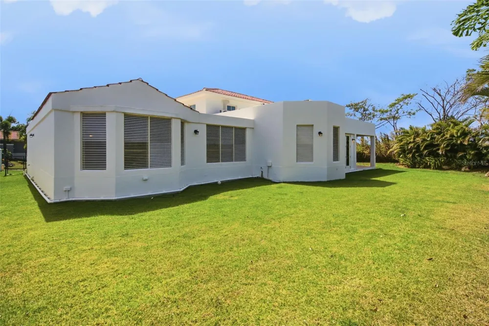451 CAMINO GUAJATACA Dorado, PR 00646