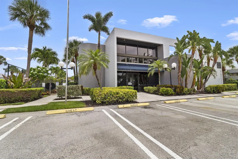 1100 SE 5TH COURT #68 Pompano Beach, FL 33060