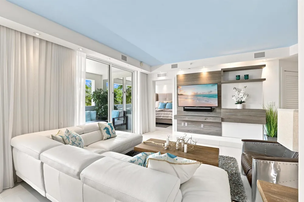17100 Bay Road #1401 Sunny Isles Beach, FL 33160