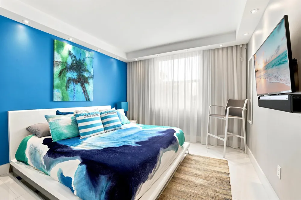 17100 Bay Road #1401 Sunny Isles Beach, FL 33160