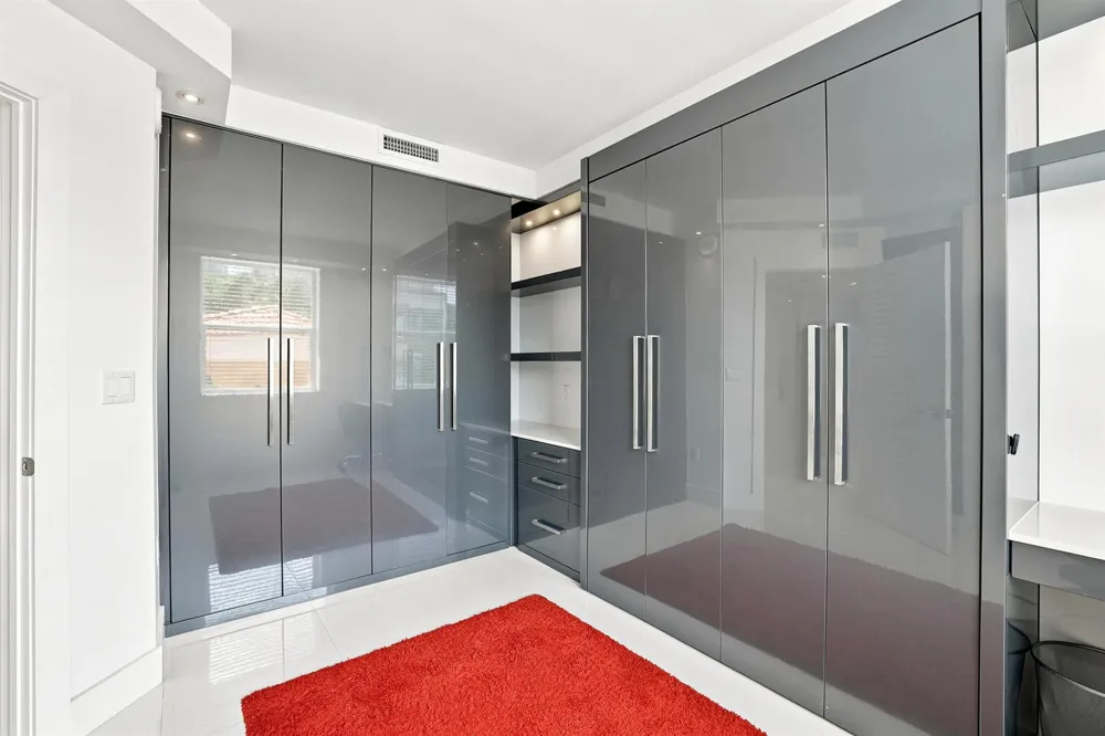 17100 Bay Road #1401 Sunny Isles Beach, FL 33160