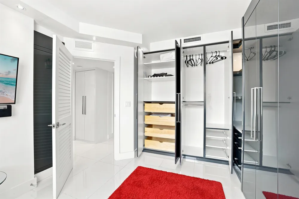 17100 Bay Road #1401 Sunny Isles Beach, FL 33160