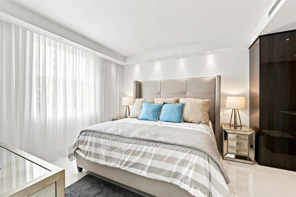 17100 Bay Road #1401 Sunny Isles Beach, FL 33160