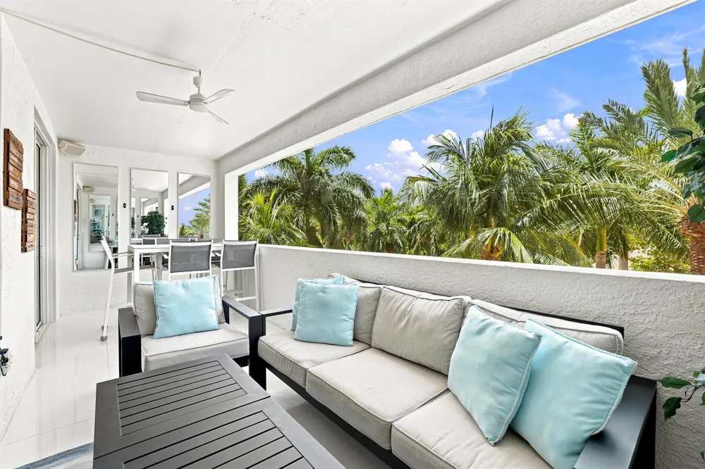 17100 Bay Road #1401 Sunny Isles Beach, FL 33160