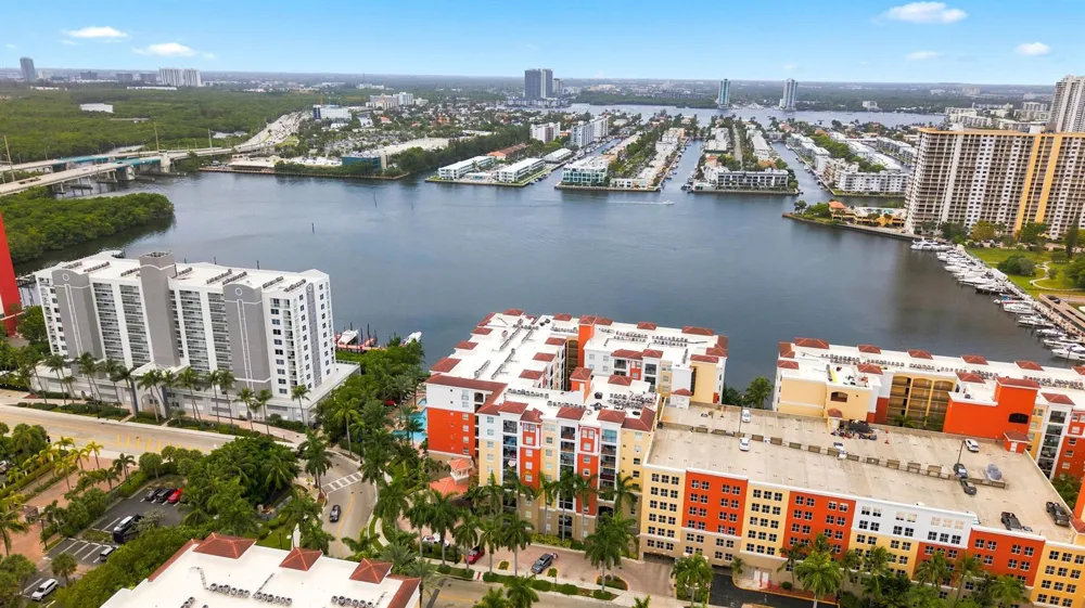 17100 Bay Road #1401 Sunny Isles Beach, FL 33160
