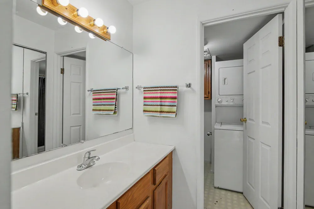 1225 S Maple Road #307 Ann Arbor, MI 48103