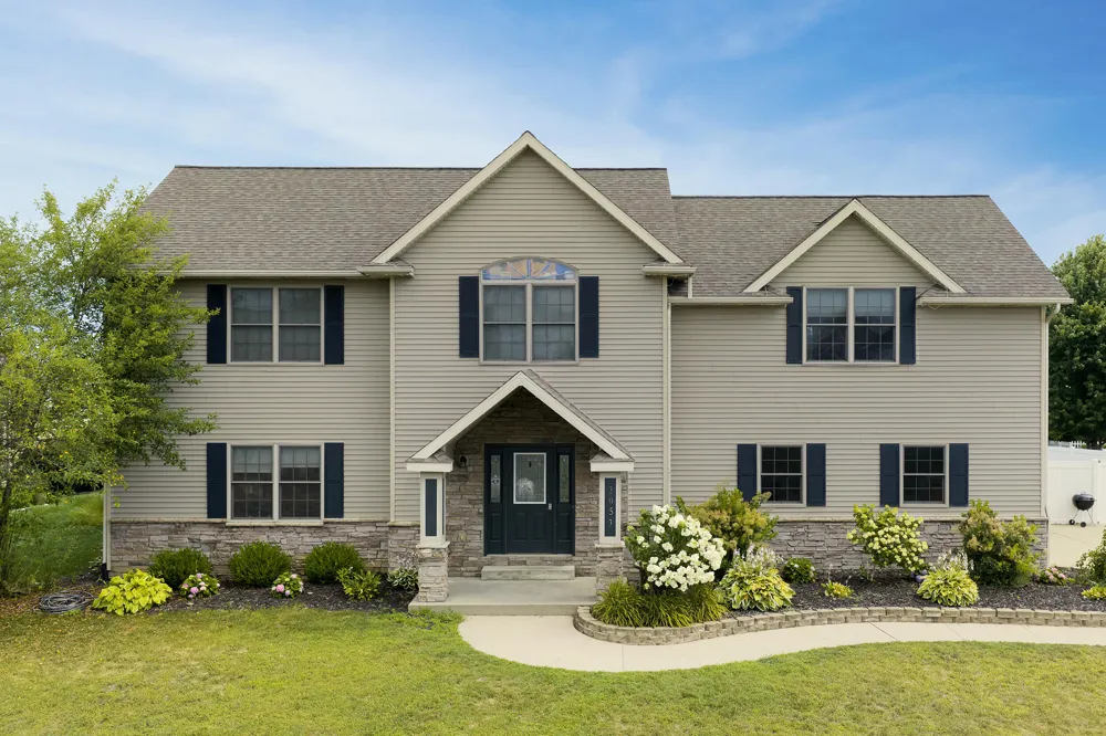 2053 Joni Lane Stevensville, MI 49127