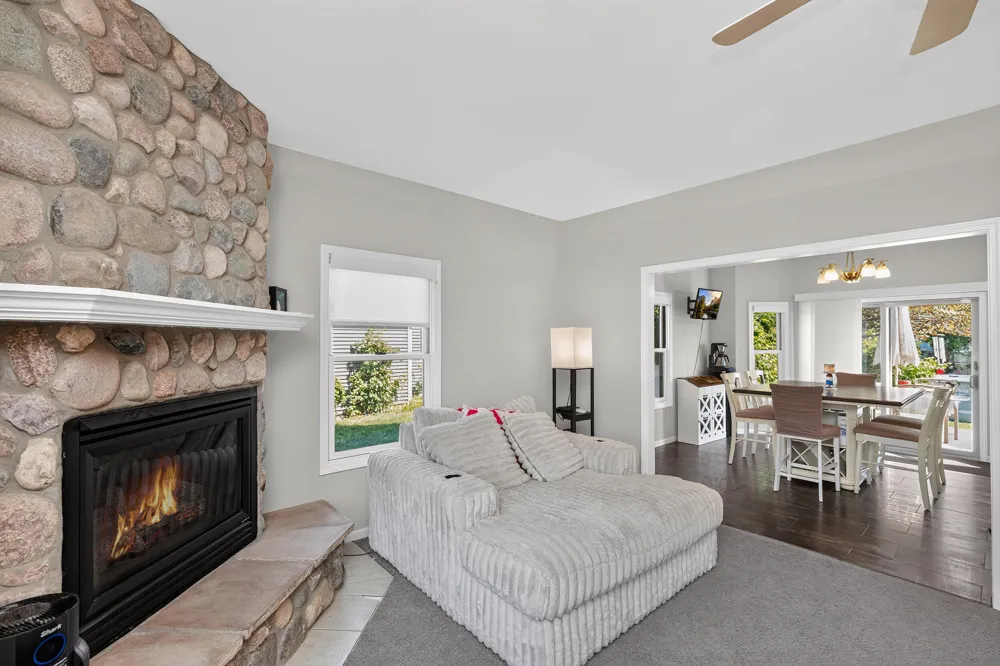 2053 Joni Lane Stevensville, MI 49127