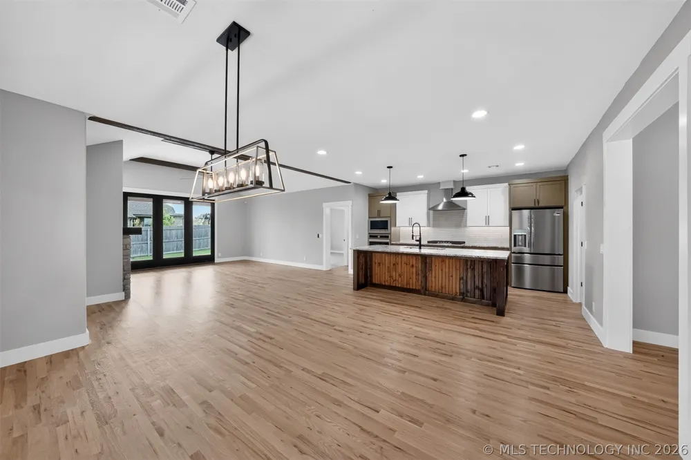2042 E 130th Street Jenks, OK 74037
