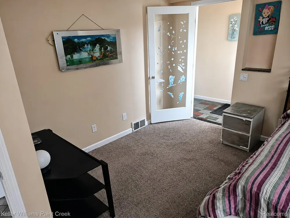22914 Beaconsfield Avenue Eastpointe City, MI 48021