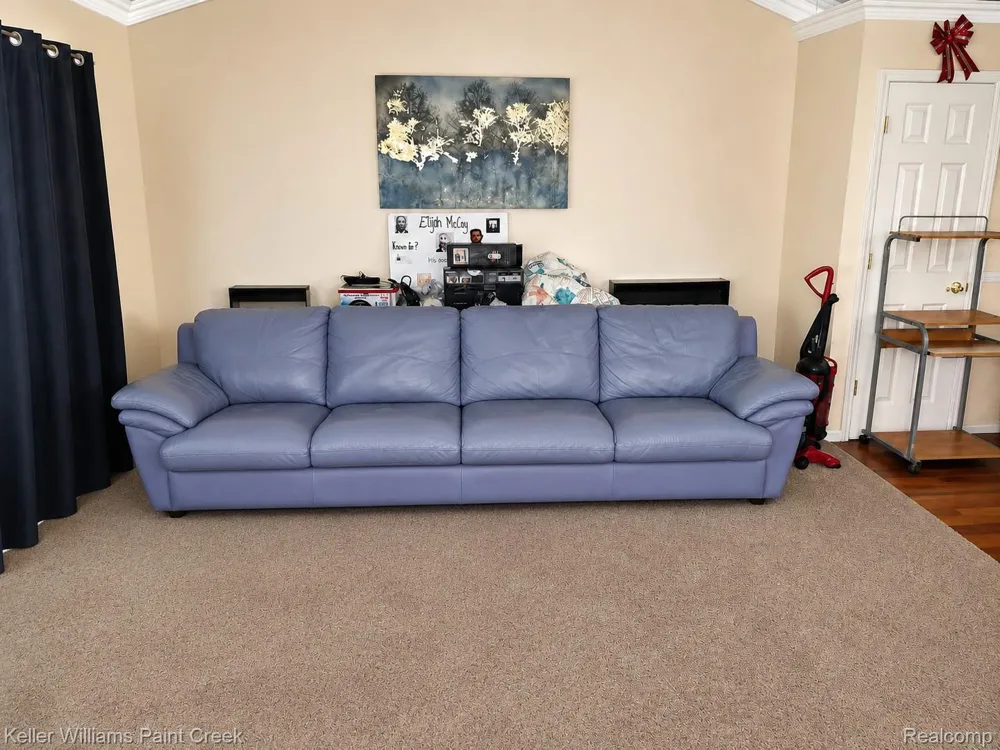 22914 Beaconsfield Avenue Eastpointe City, MI 48021