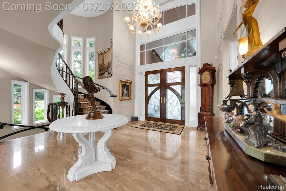 5621 Arbor Bay Court Genoa Township, MI 48116