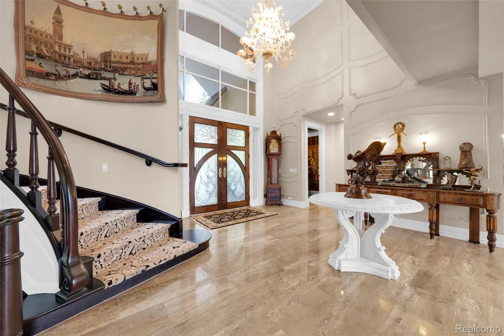 5621 Arbor Bay Court Genoa Township, MI 48116