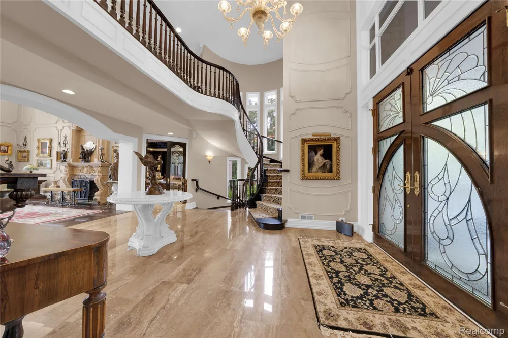 5621 Arbor Bay Court Genoa Township, MI 48116