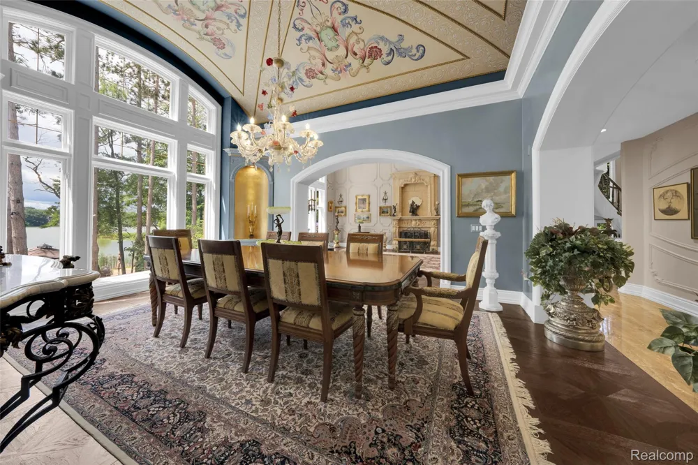 5621 Arbor Bay Court Genoa Township, MI 48116