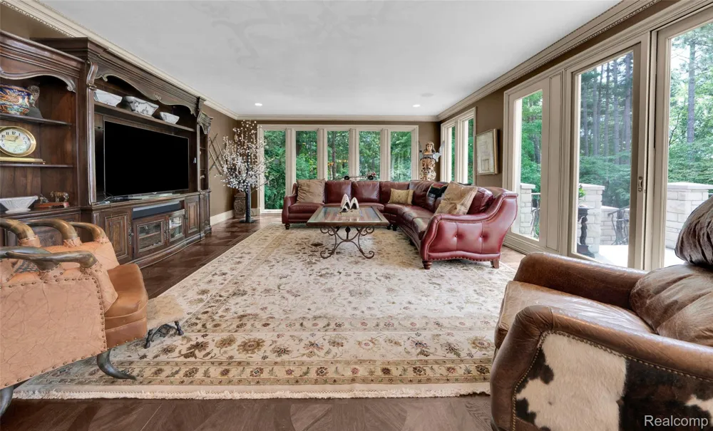 5621 Arbor Bay Court Genoa Township, MI 48116