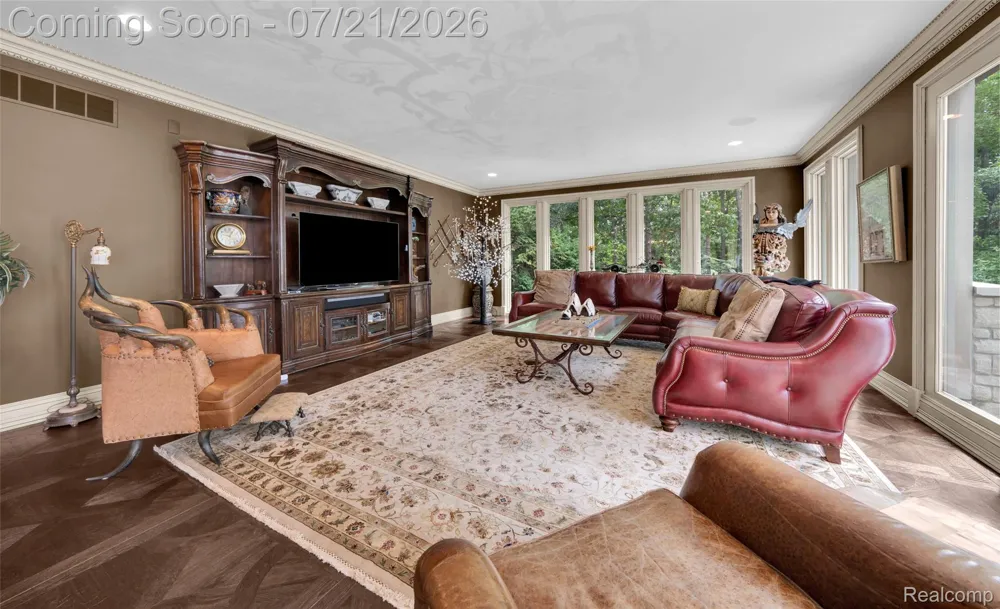 5621 Arbor Bay Court Genoa Township, MI 48116