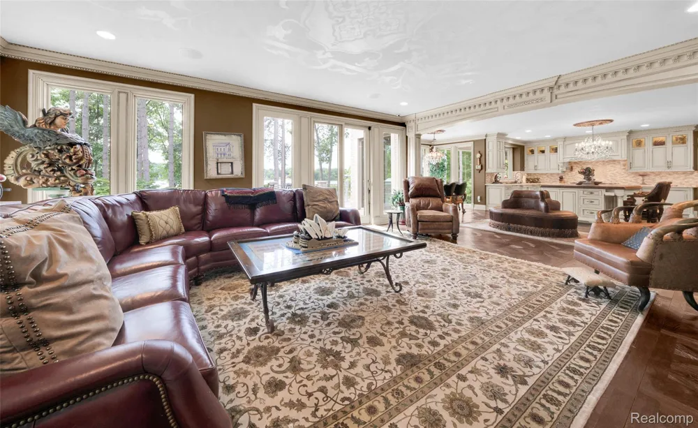 5621 Arbor Bay Court Genoa Township, MI 48116