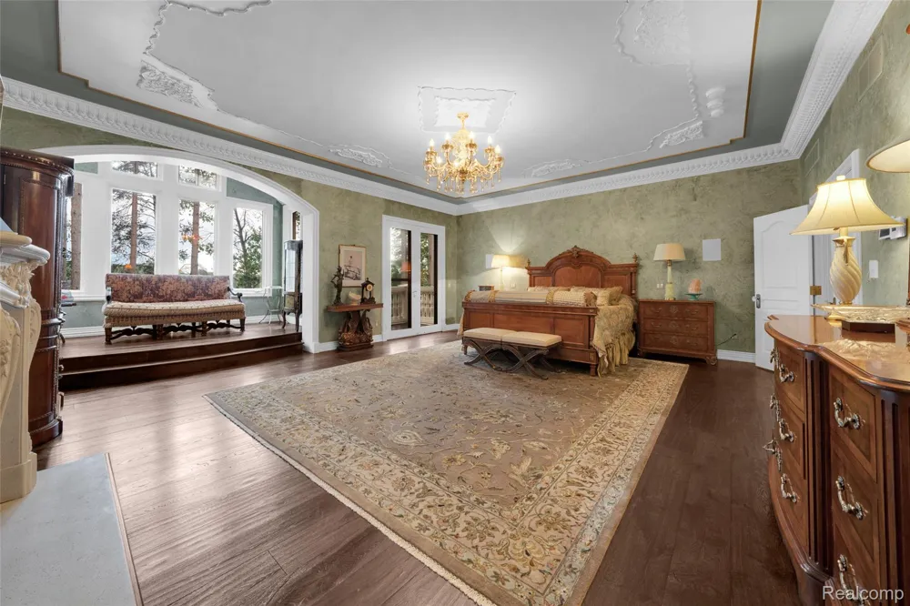 5621 Arbor Bay Court Genoa Township, MI 48116