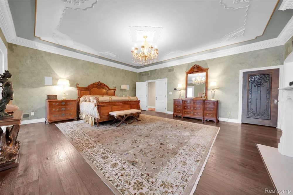 5621 Arbor Bay Court Genoa Township, MI 48116