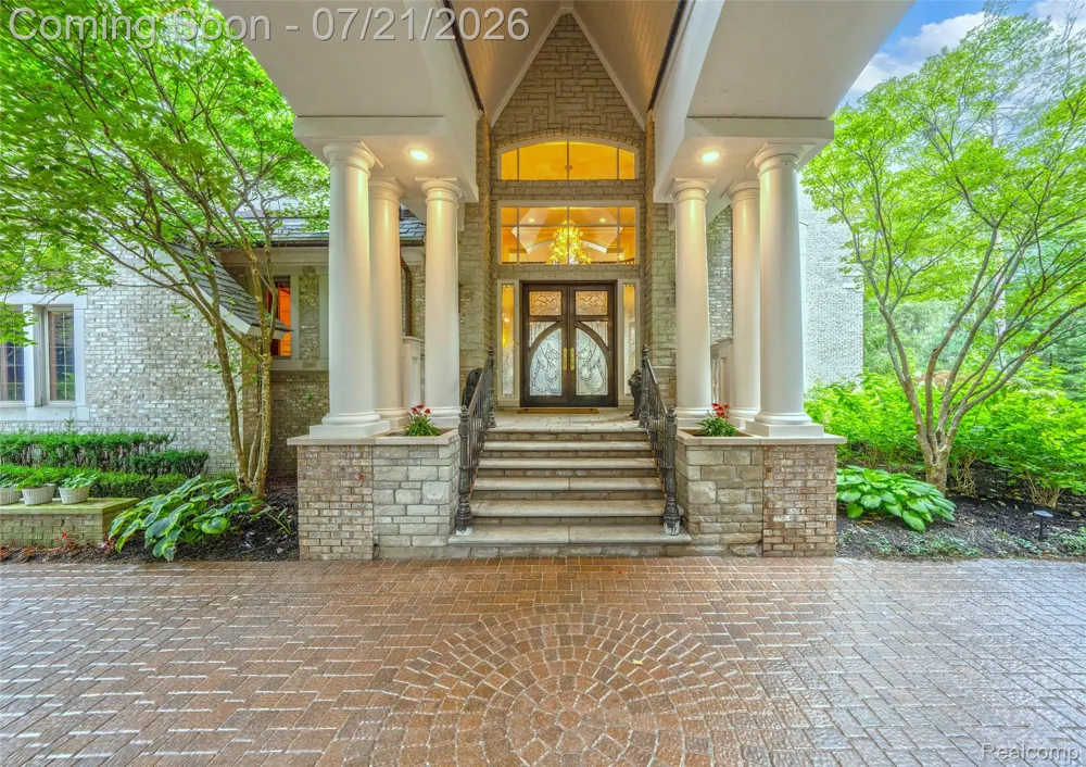5621 Arbor Bay Court Genoa Township, MI 48116
