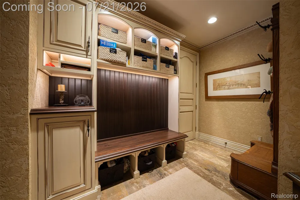 5621 Arbor Bay Court Genoa Township, MI 48116